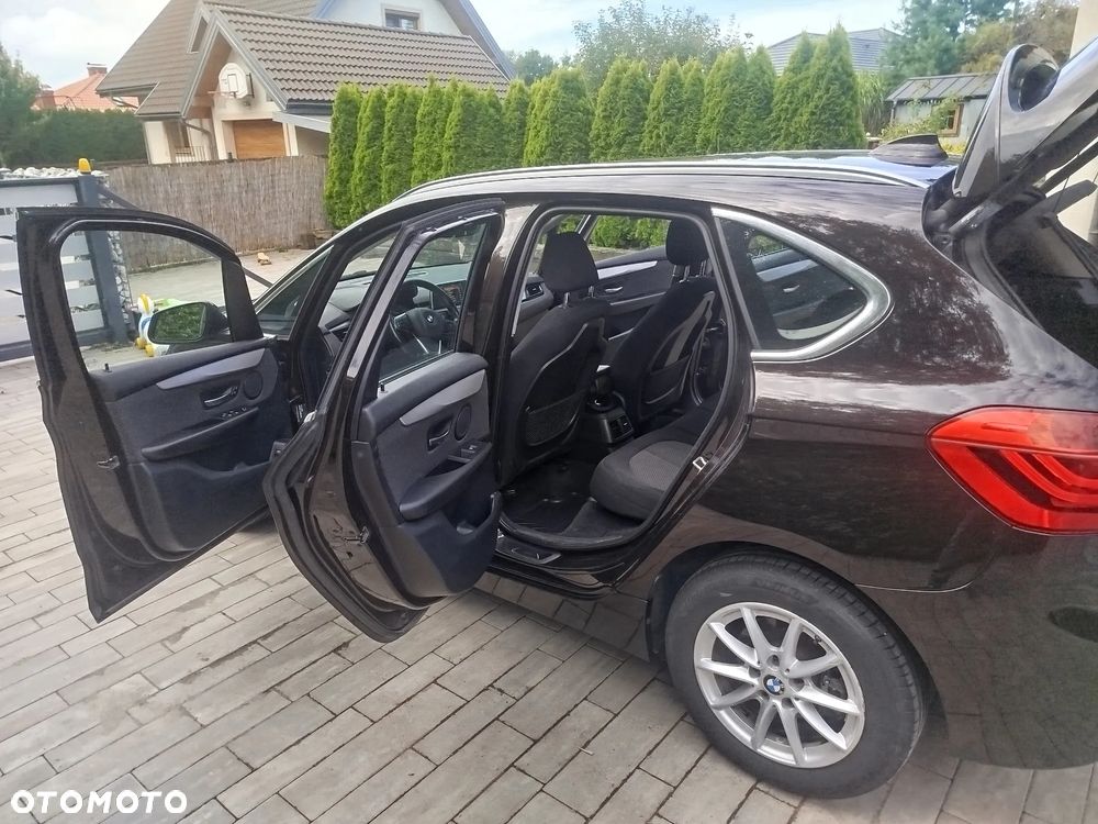 BMW Seria 2 216d - 11
