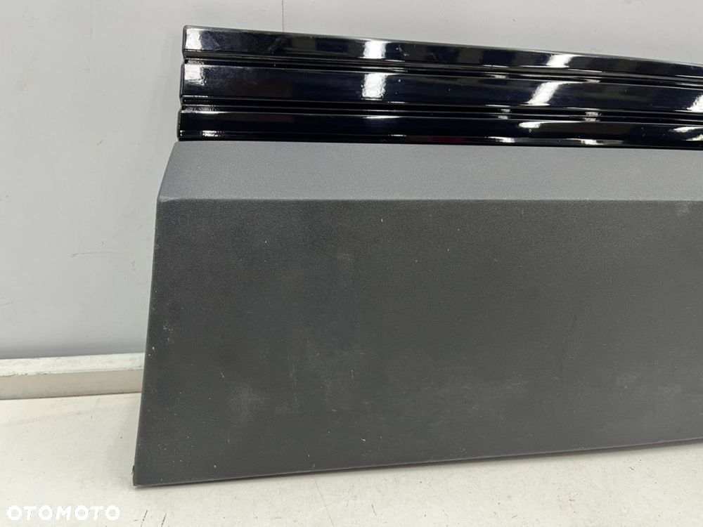 Listwa Audi Q8 e-tron Q8 e-tron Sportback 18r.- PRAWA przednia dolna nakładka drzwi prawy przód - 3