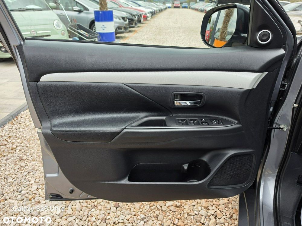 Mitsubishi Outlander - 21