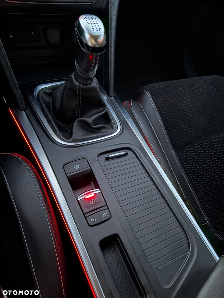 Renault Megane ENERGY TCe 130 INTENS - 28