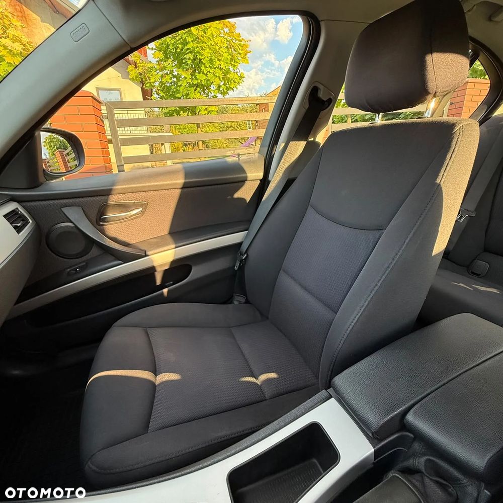 BMW Seria 3 318i Edition Exclusive - 6