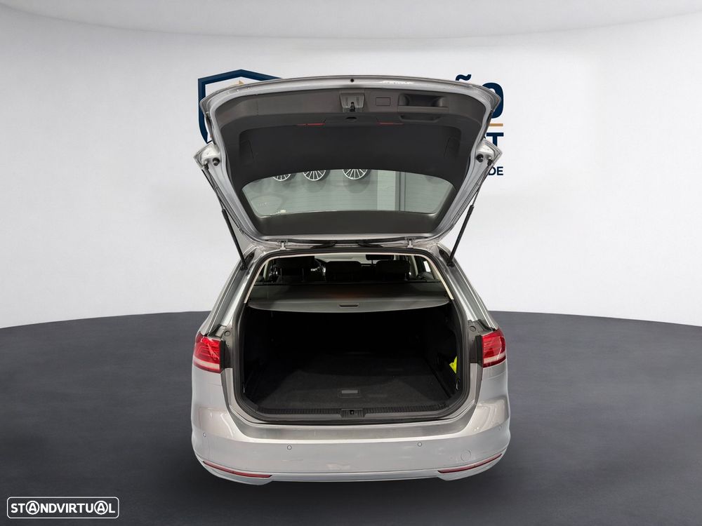 VW Passat 1.6 TDI Business DSG - 40