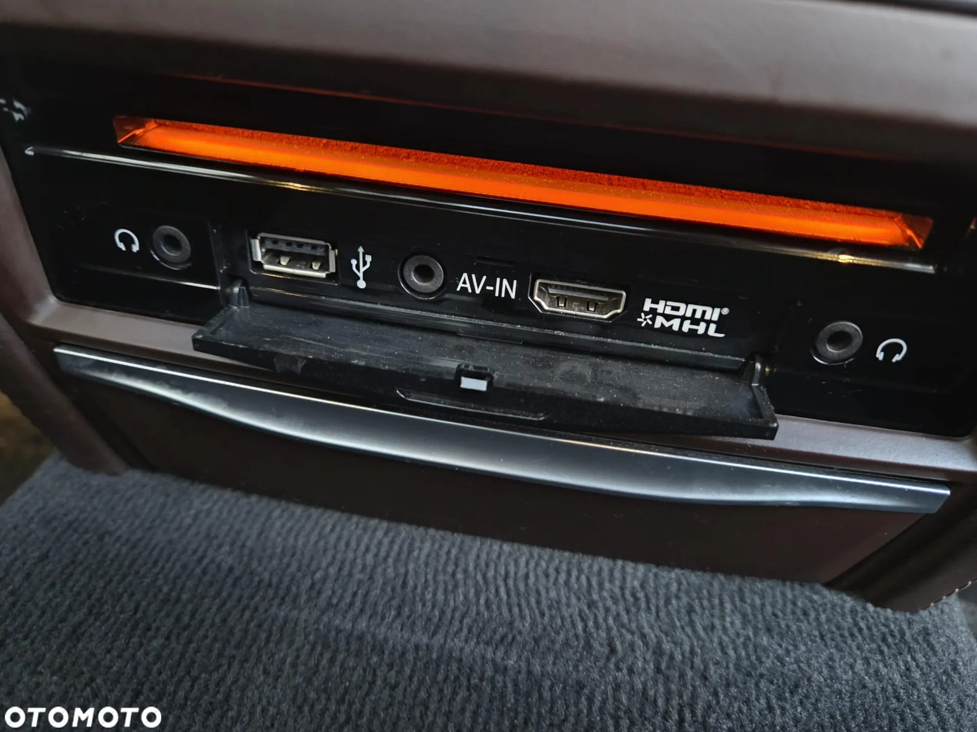 BMW Seria 7 740Li xDrive - 29
