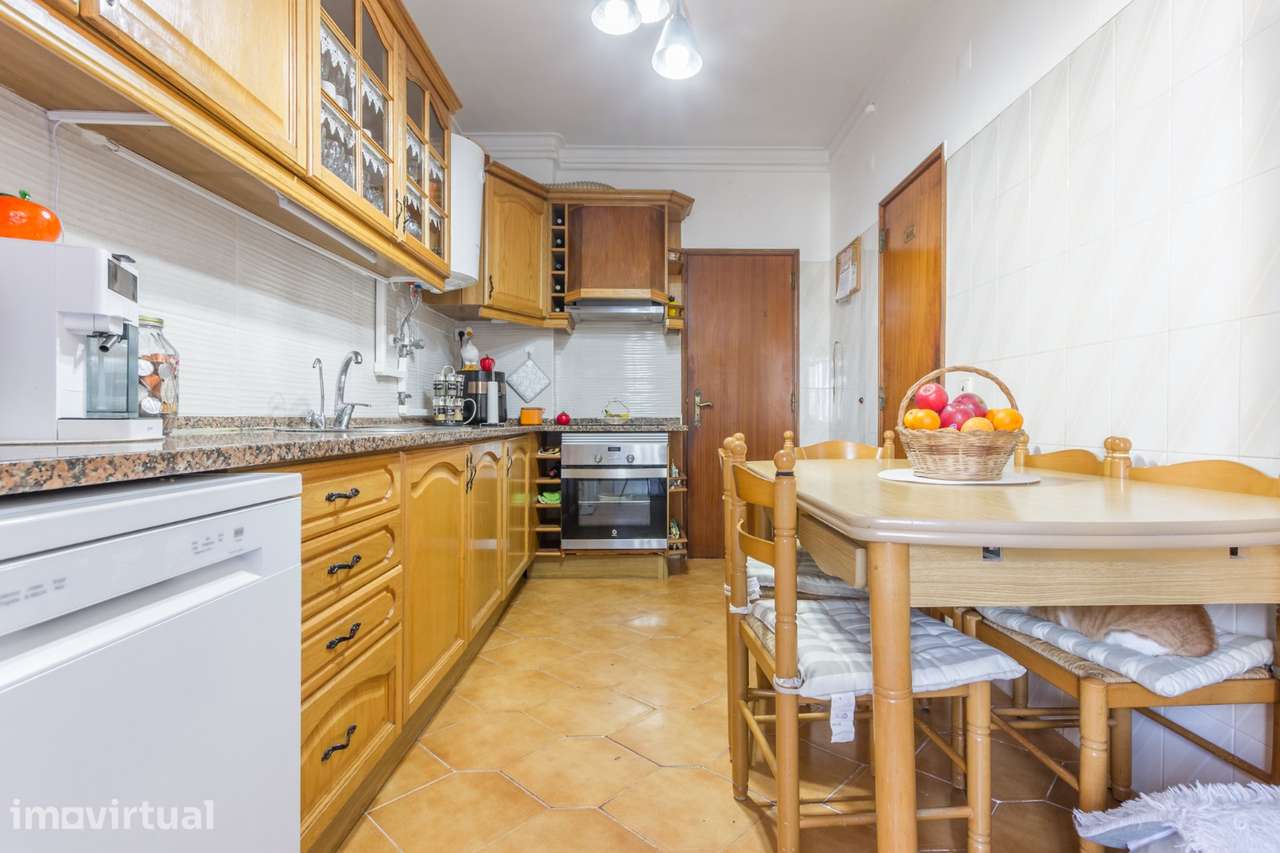 Apartamento T2 com 87 M2 na Baixa da Banheira - Grande imagem: 3/18