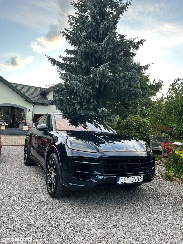 Porsche Cayenne Coupe E-Hybrid PHEV - 3