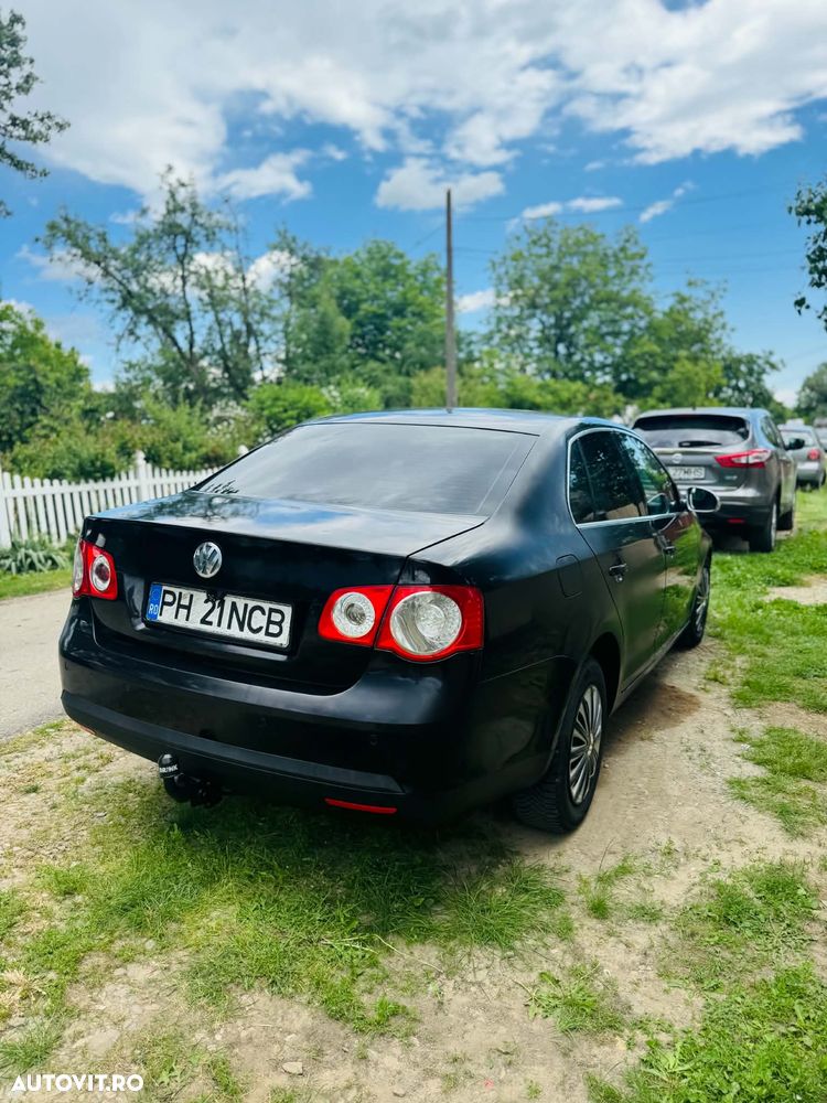 Volkswagen Jetta 2.0 TDI Comfortline - 2