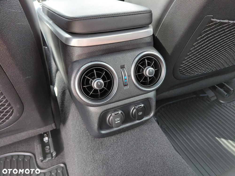 Kia Stinger 3.3 T-GDI V6 GT AWD - 26