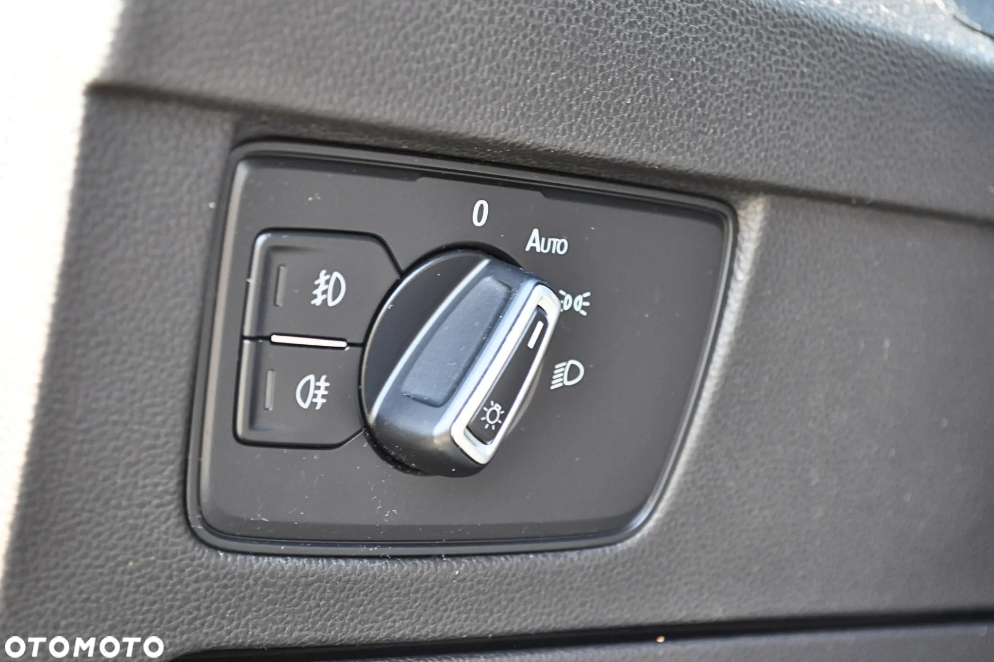 Volkswagen Passat Variant 2.0 TDI SCR 4Motion DSG Highline - 29