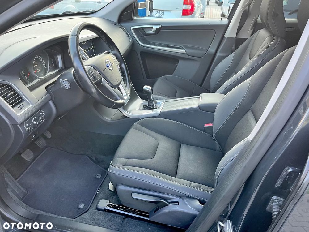 Volvo XC 60 D4 Momentum - 14