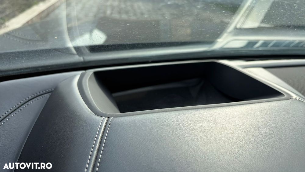 BMW Seria 8 840i - 12