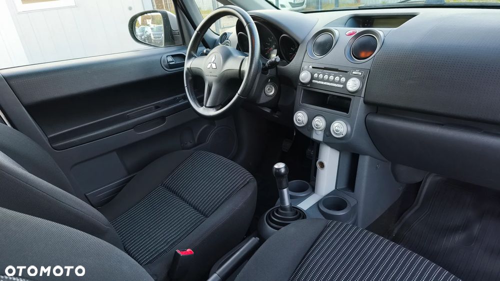 Mitsubishi Colt - 28