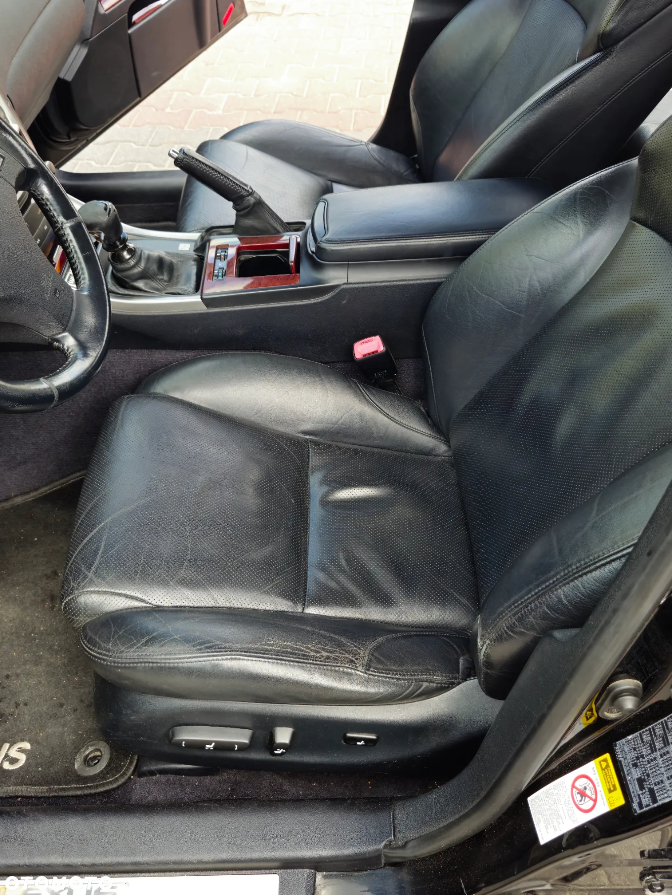 Lexus IS 220 D Prestige - 16
