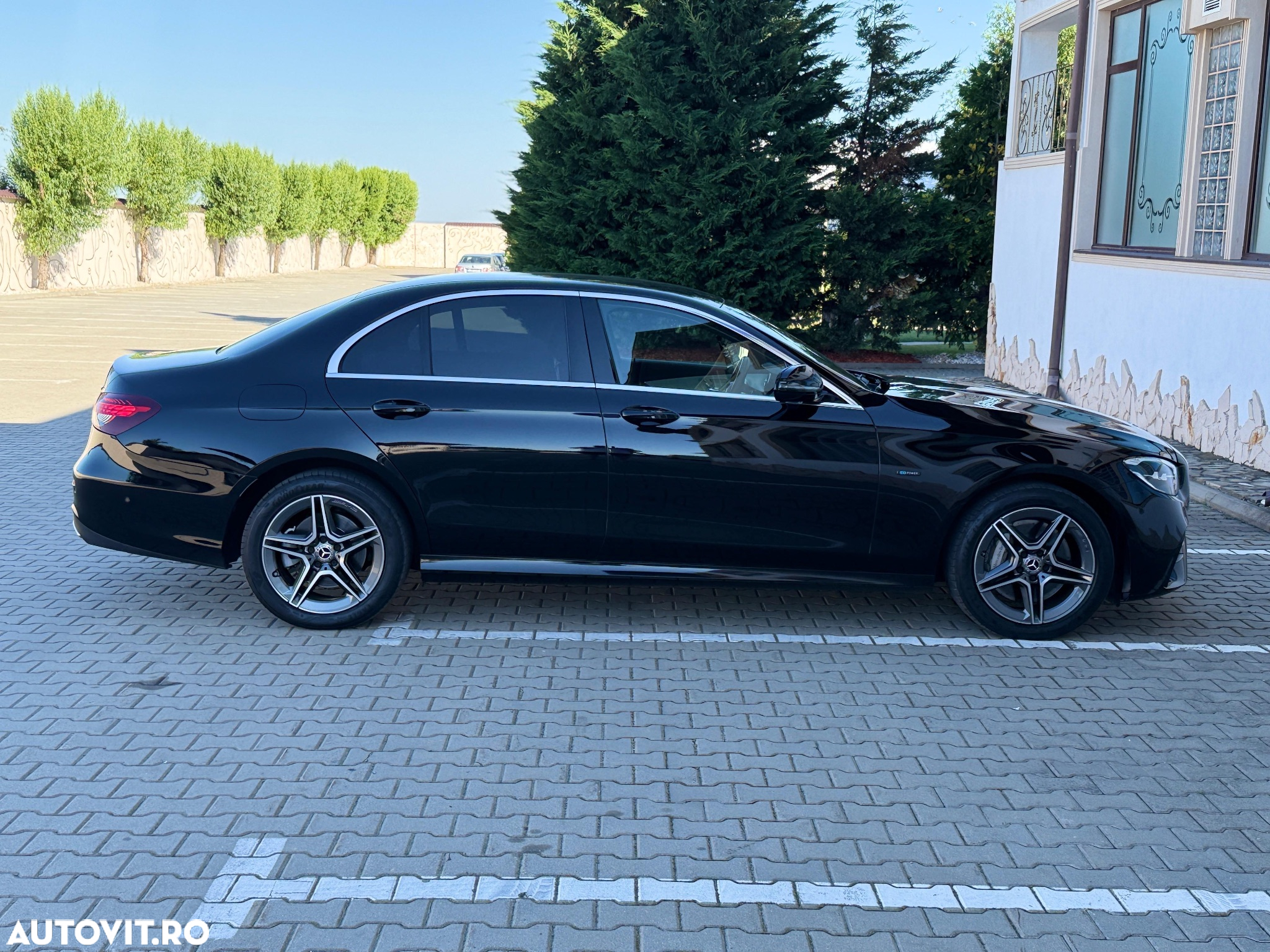 Mercedes-Benz E 300 T 9G-TRONIC AMG Line - 16