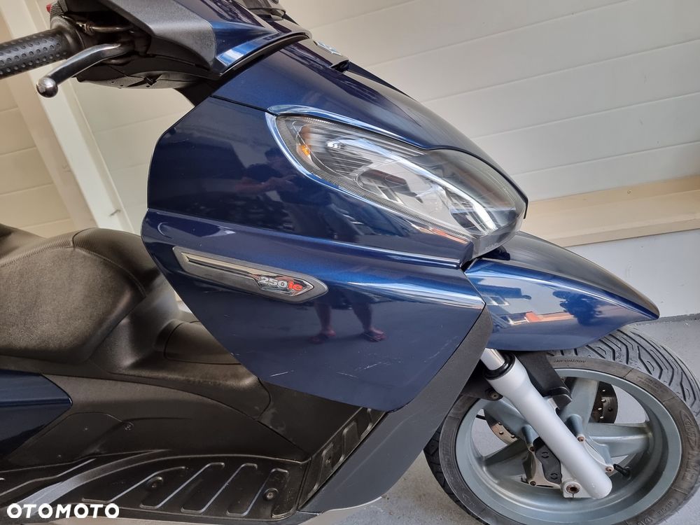 Piaggio X7 - 2