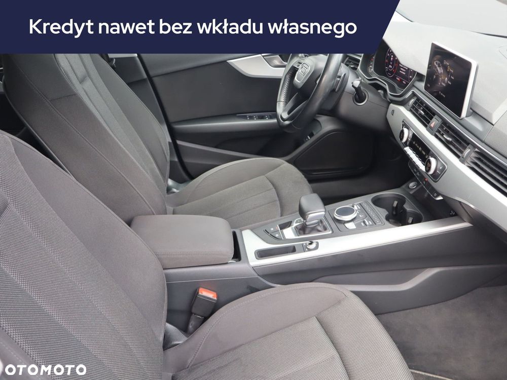 Audi A4 Limousine - 11