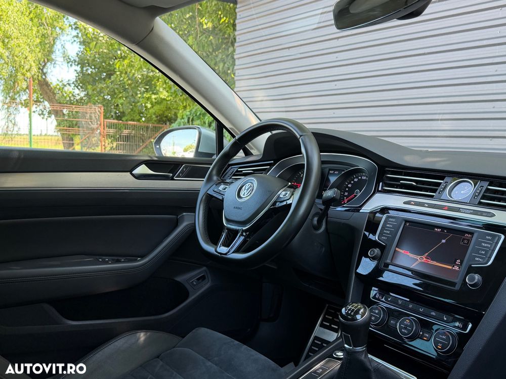 Volkswagen Passat 2.0 TDI DSG Highline - 10