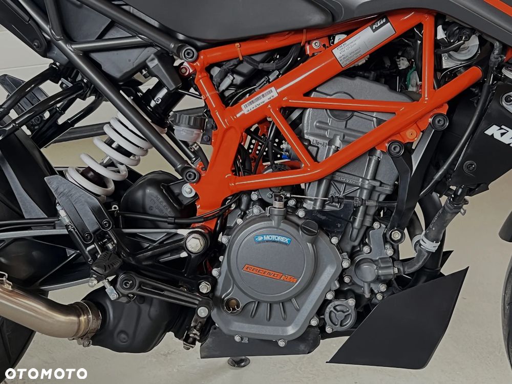 KTM Duke 125 - 22
