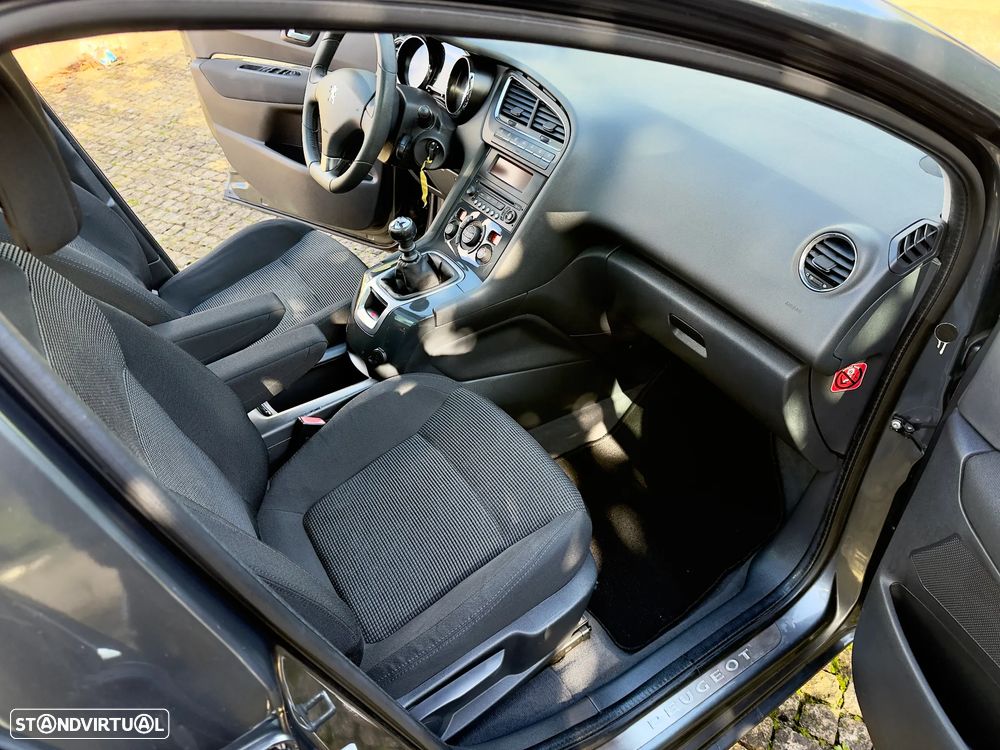 Peugeot 5008 1.6 HDi Premium - 24