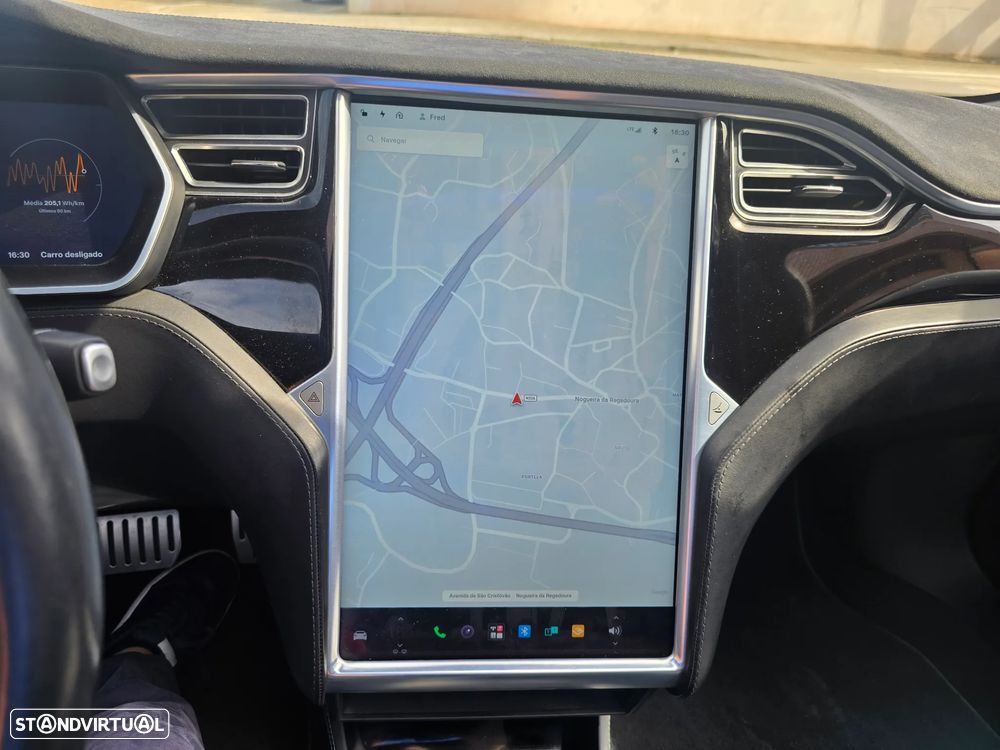 Tesla Model S P90D - 16