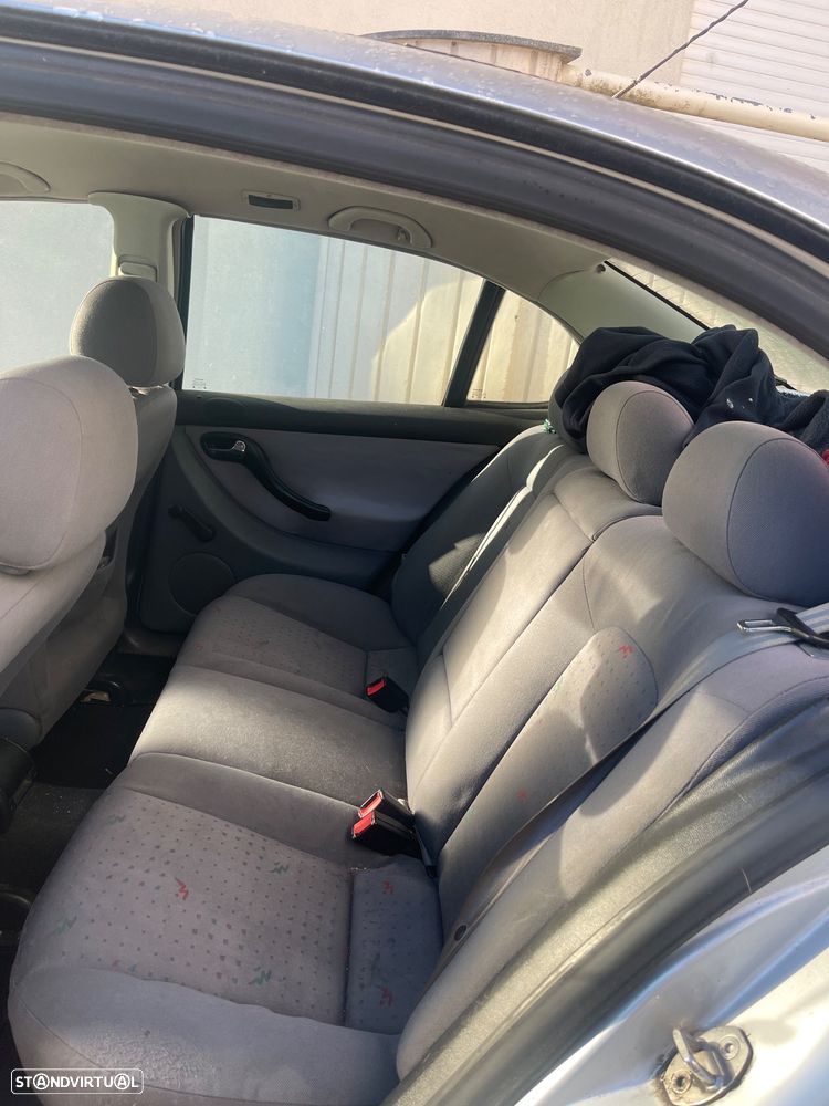 SEAT Toledo 1.6 GT - 2