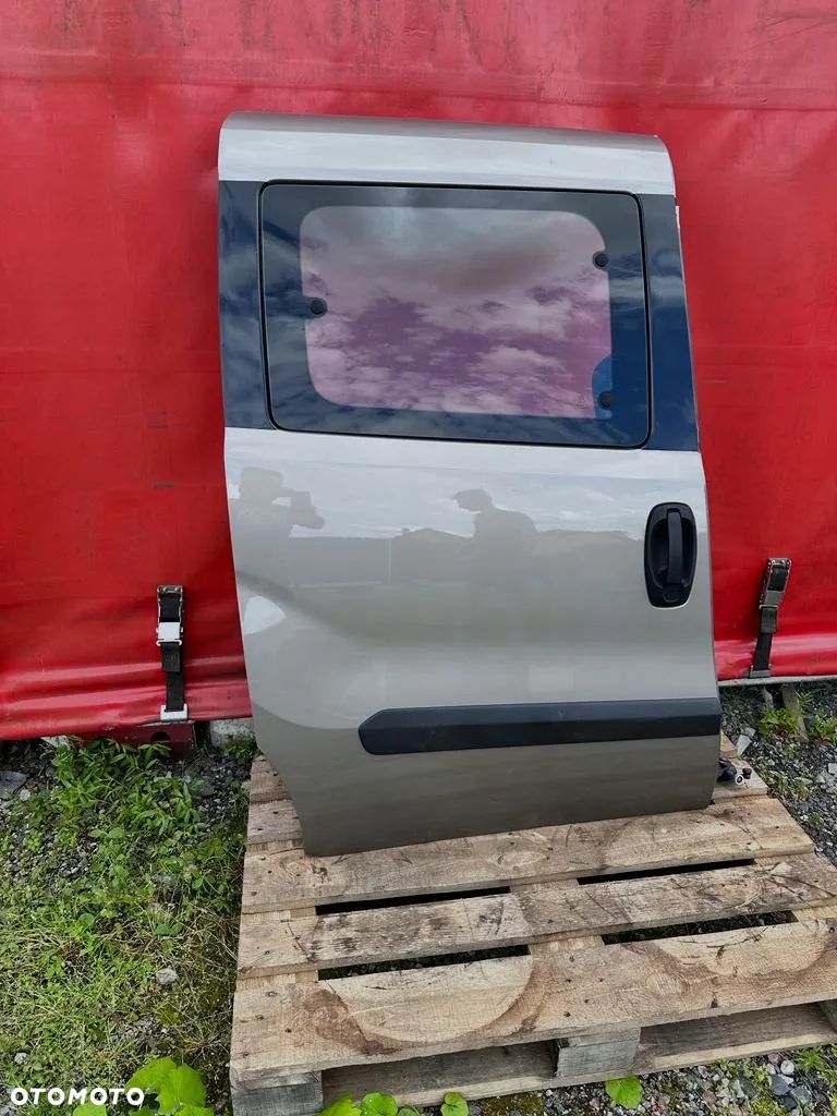 Drzwi boczne przesuwne Lewe kompletne Fiat doblo 2018 - 1