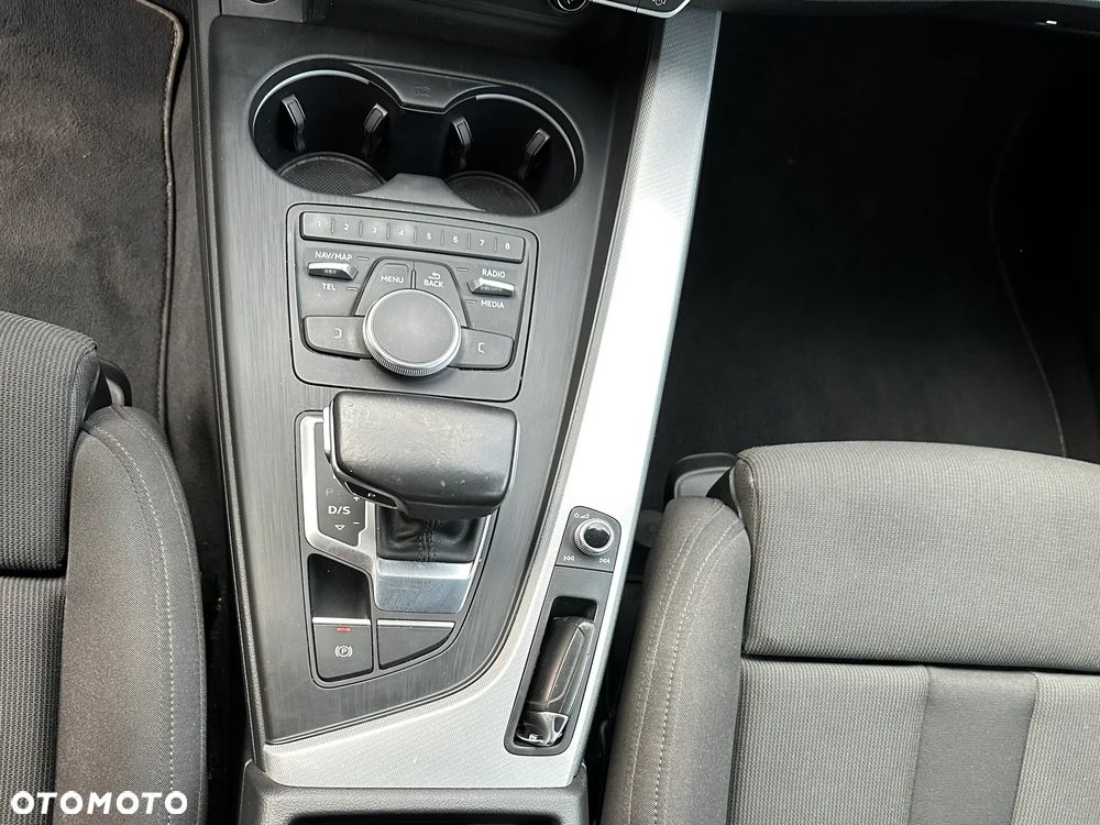 Audi A4 Avant 2.0 TFSI ultra S tronic - 25