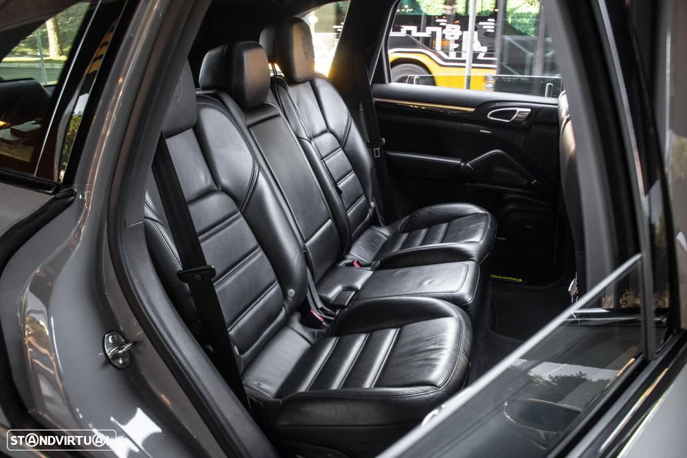 Porsche Cayenne S E-Hybrid - 35