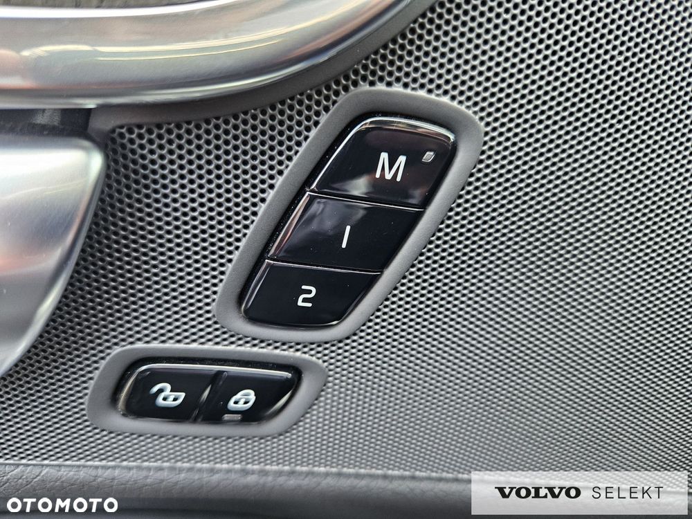 Volvo V90 Cross Country - 28