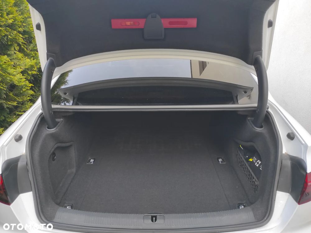 Audi A4 Limousine 35 TFSI mHEV Advanced S tronic - 17
