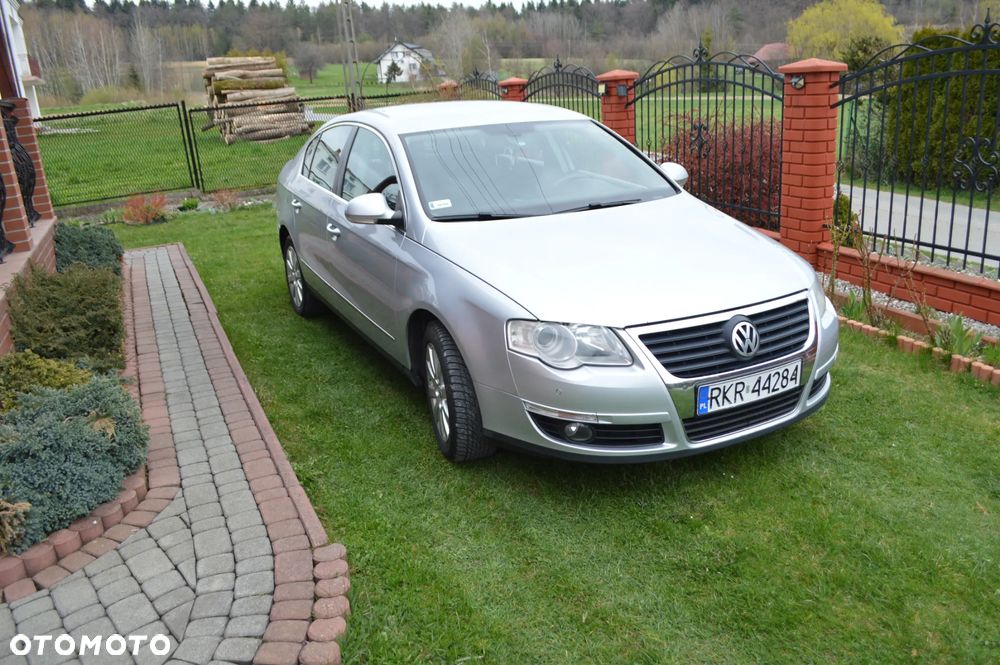Volkswagen Passat 2.0 TDI Individual Chrom - 3