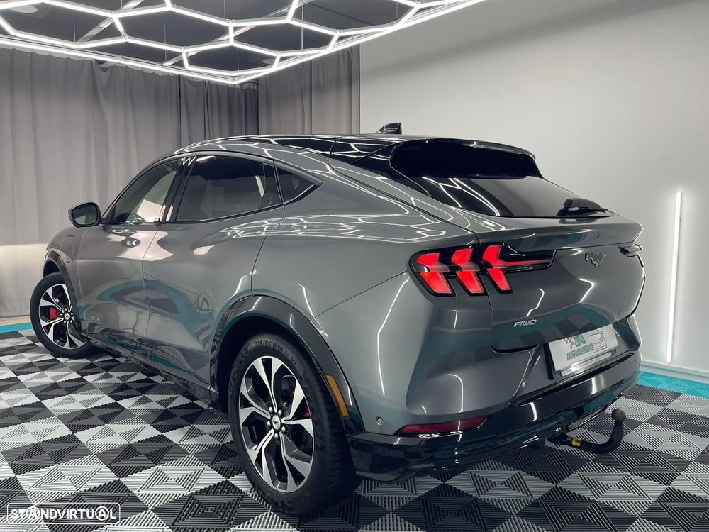 Ford Mustang Mach-E 75.7 kWh Premium AWD - 6