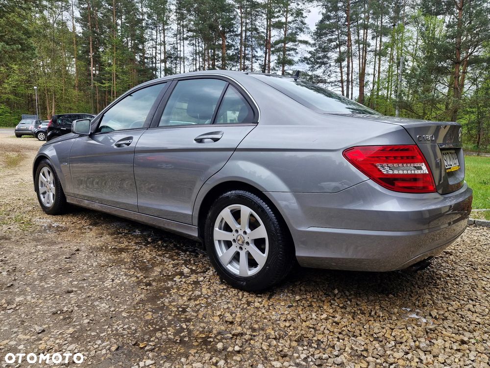 Mercedes-Benz Klasa C 180 CGI BlueEFFICIENCY Avantgarde - 20
