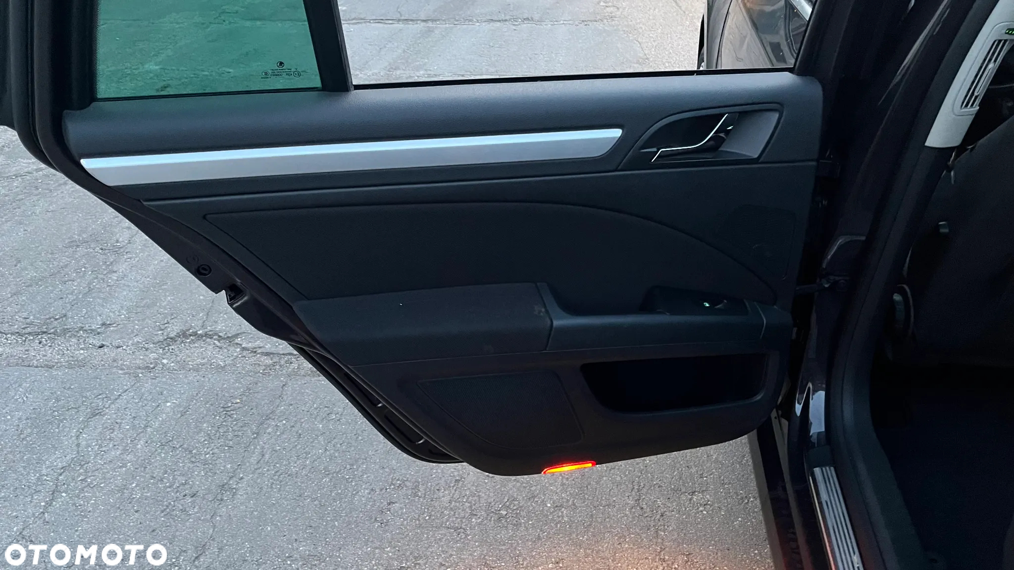 Skoda Superb Combi 2.0 TDI Ambition - 14