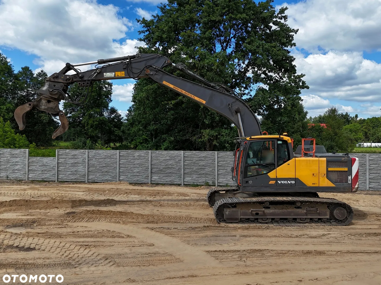 Volvo EC220 DL - 25