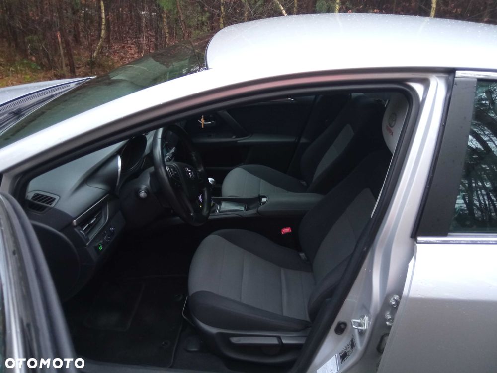 Toyota Avensis - 6