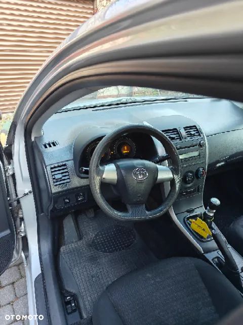 Toyota Corolla - 11