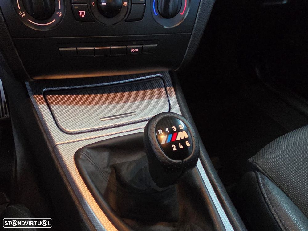 BMW 118 d Limited Edition Lifestyle c/ M Sport Pack - 42