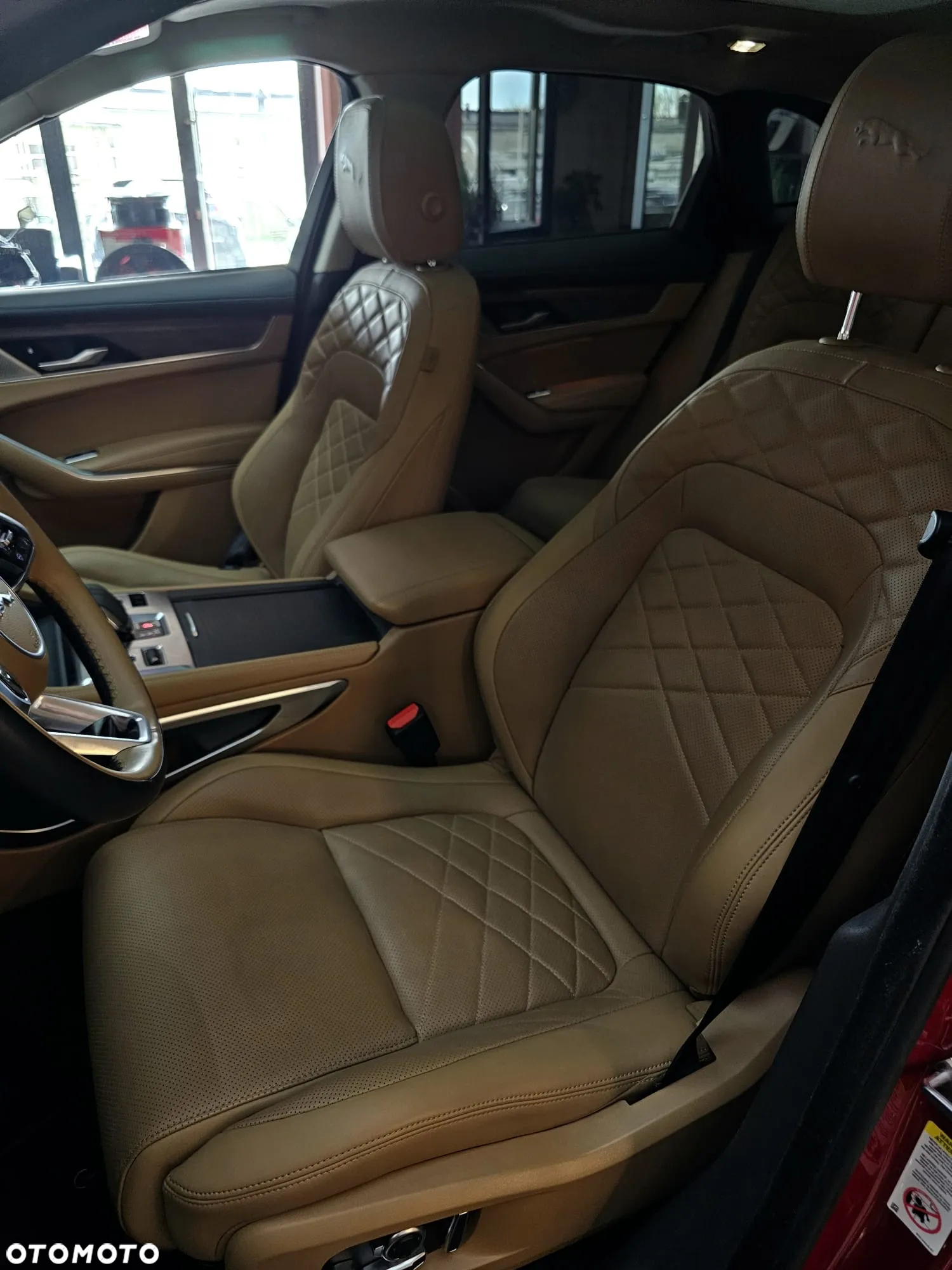 Jaguar F-Pace P250 AWD R-Dynamic S - 11