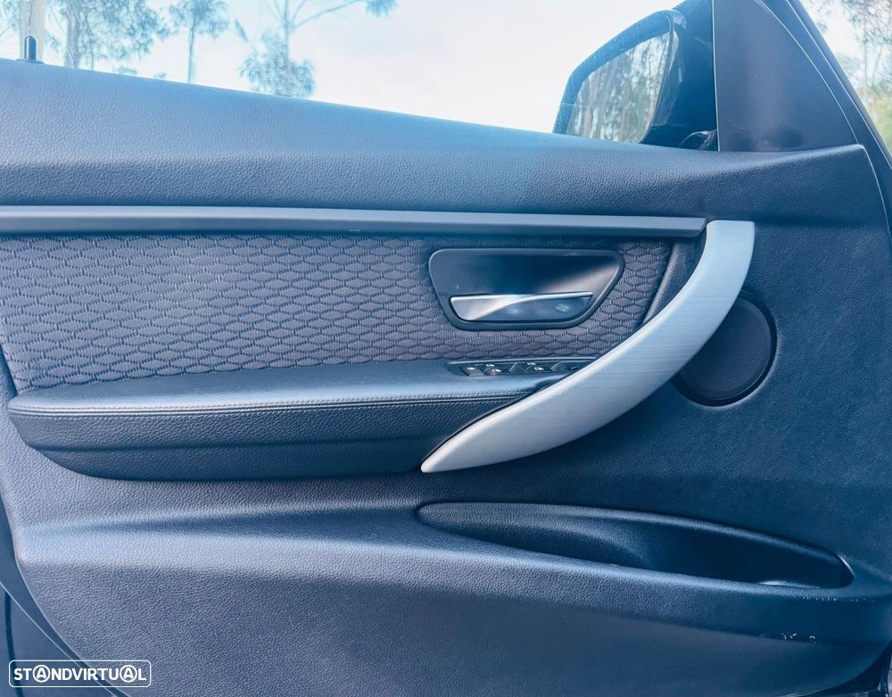 BMW 320 d Touring Pack M - 18