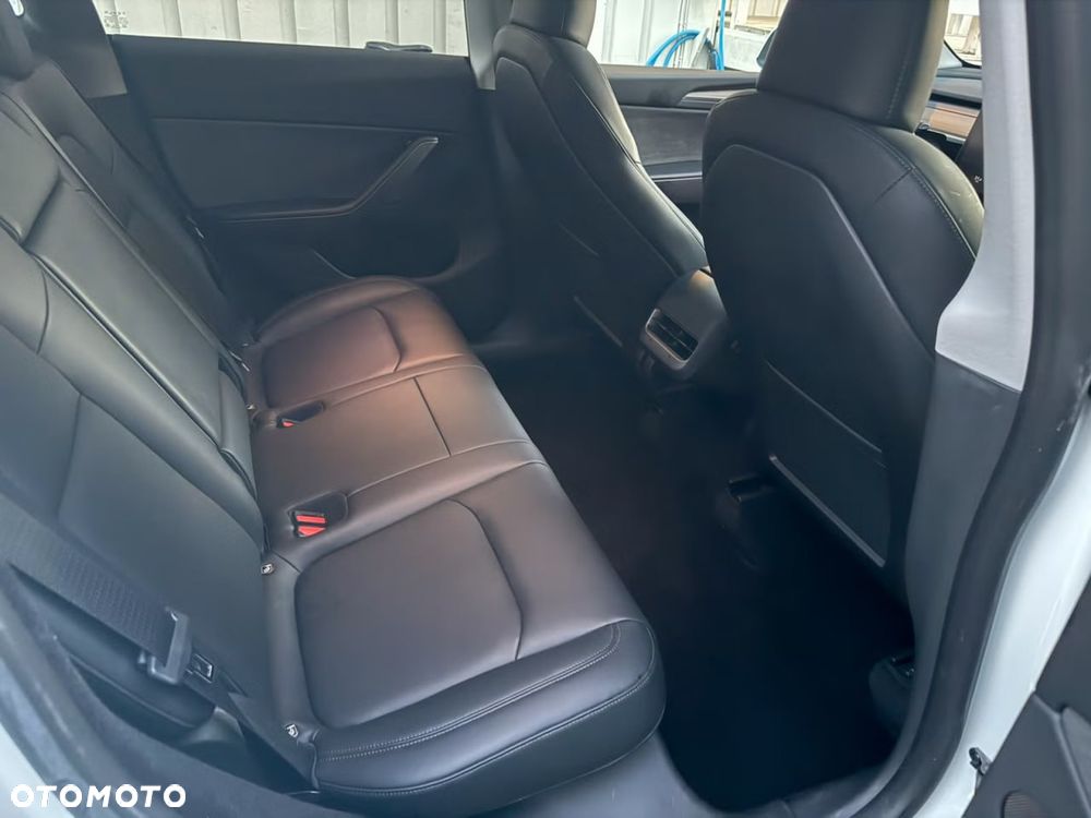 Tesla Model Y Performance AWD - 15