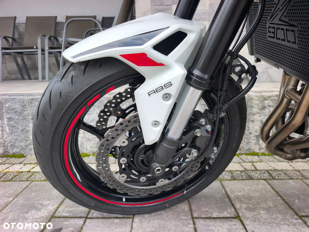 Kawasaki Z 900 - 11