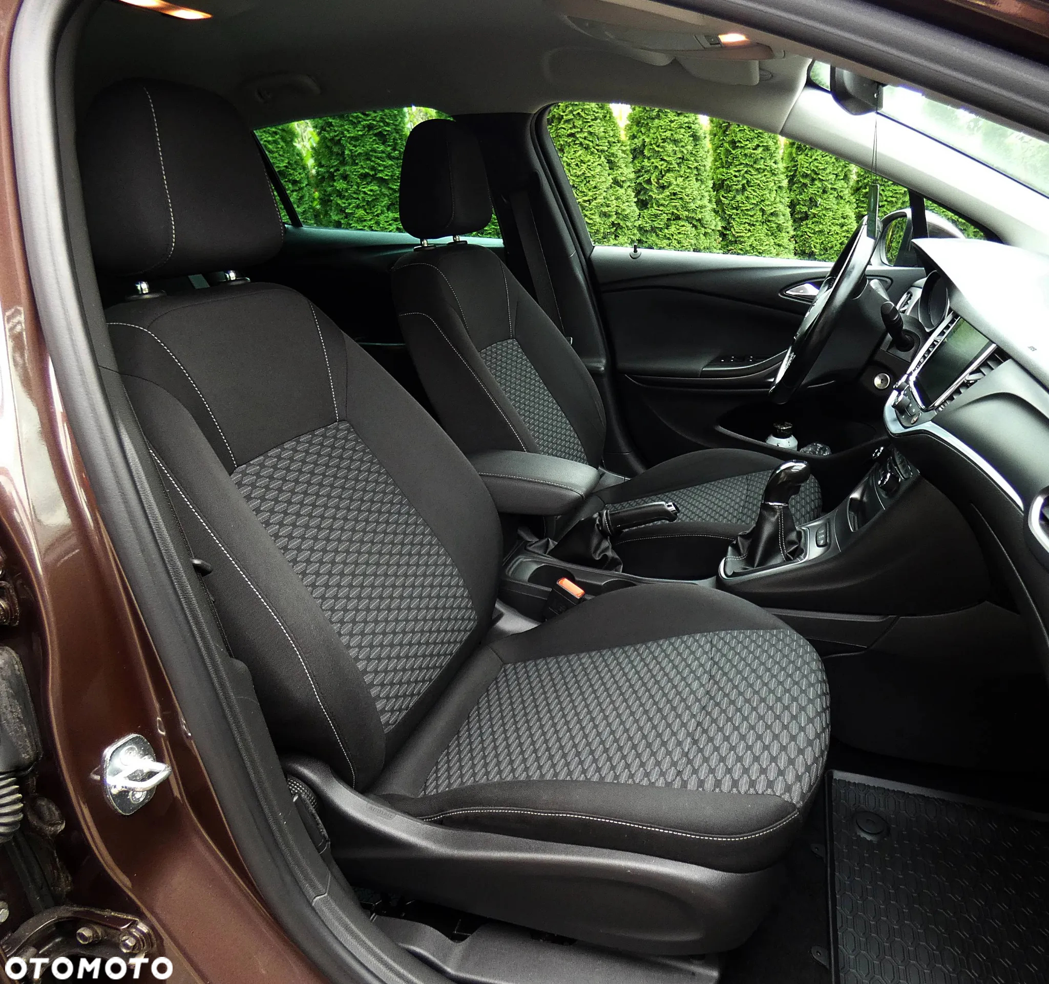 Opel Astra V 1.4 T Dynamic S&S - 28