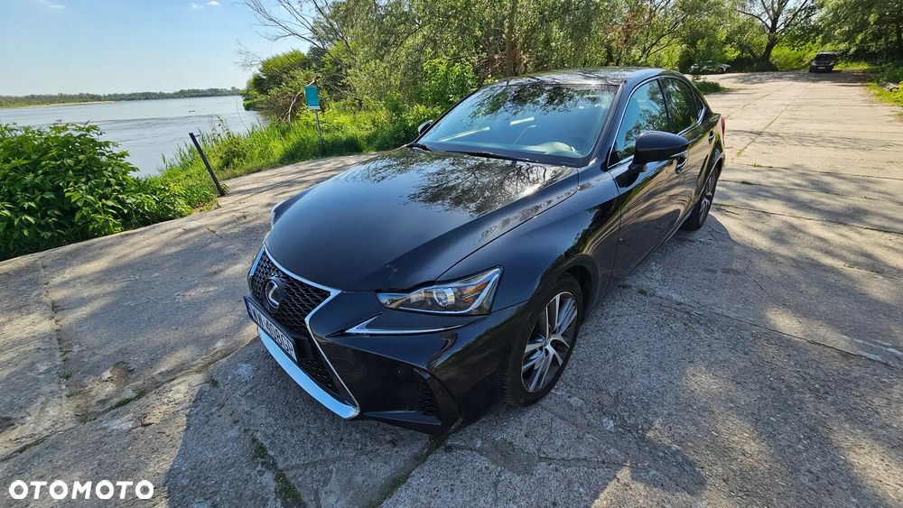 Lexus IS 300h Business Edition - 16