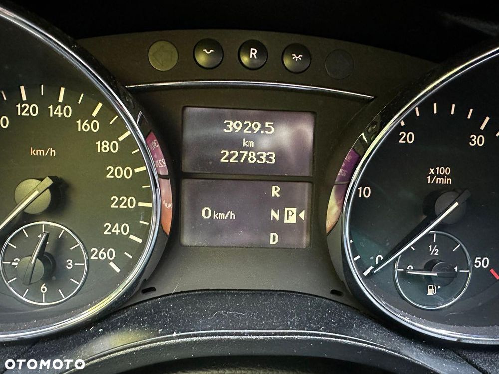 Mercedes-Benz Klasa R 320 CDI 4Matic 7G-TRONIC - 8