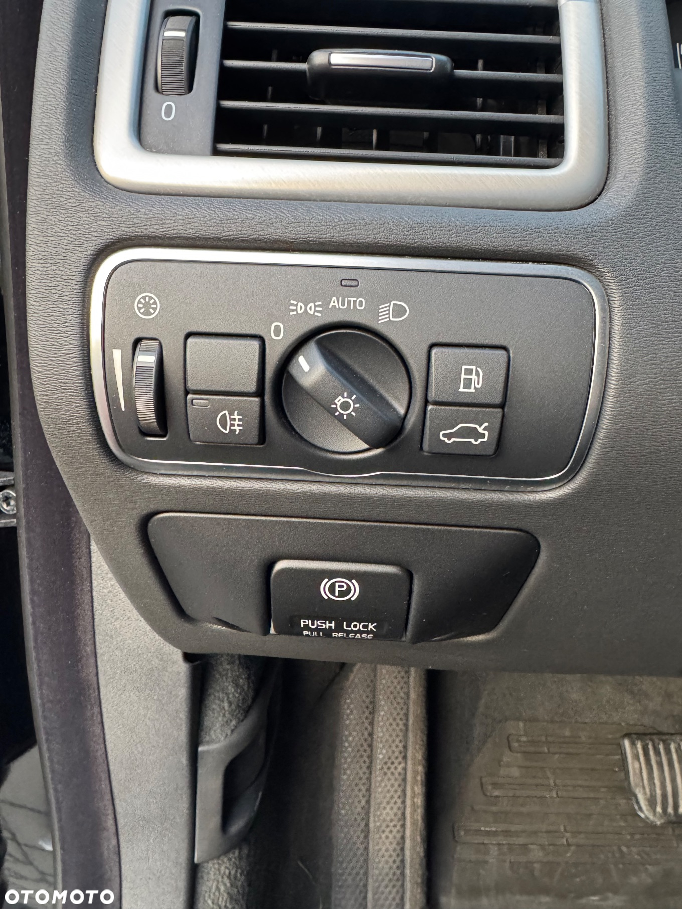 Volvo V70 D4 Geartronic Momentum - 17