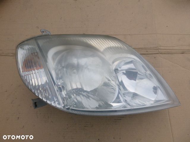 LAMPA PRAWY PRZÓD PRAWA PRZEDNIA TOYOTA COROLLA E12 01- - 2
