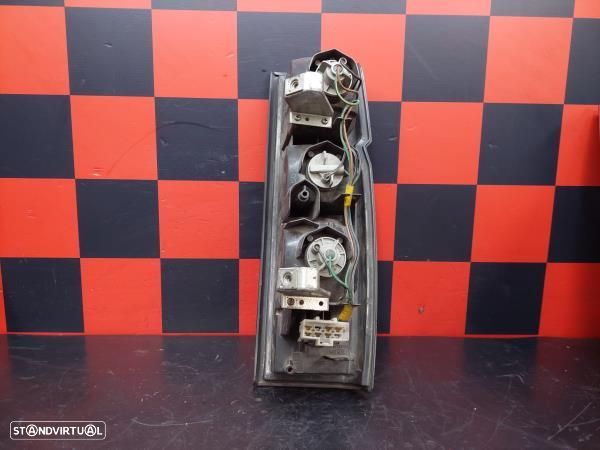 Farolim Stop Esquerdo Nissan Pick Up (D22) - 2