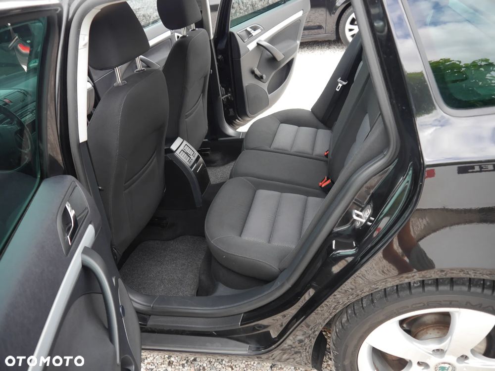 Skoda Octavia 1.6 Combi Classic - 16