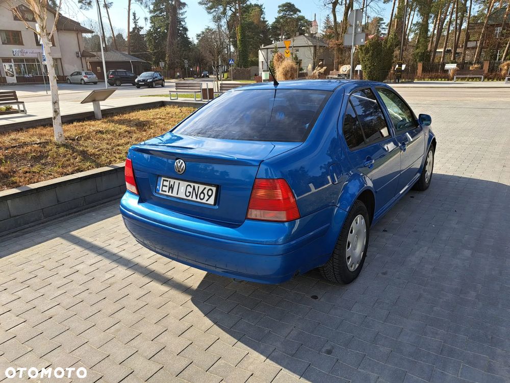 Volkswagen Bora Variant 2.0 Highline - 16