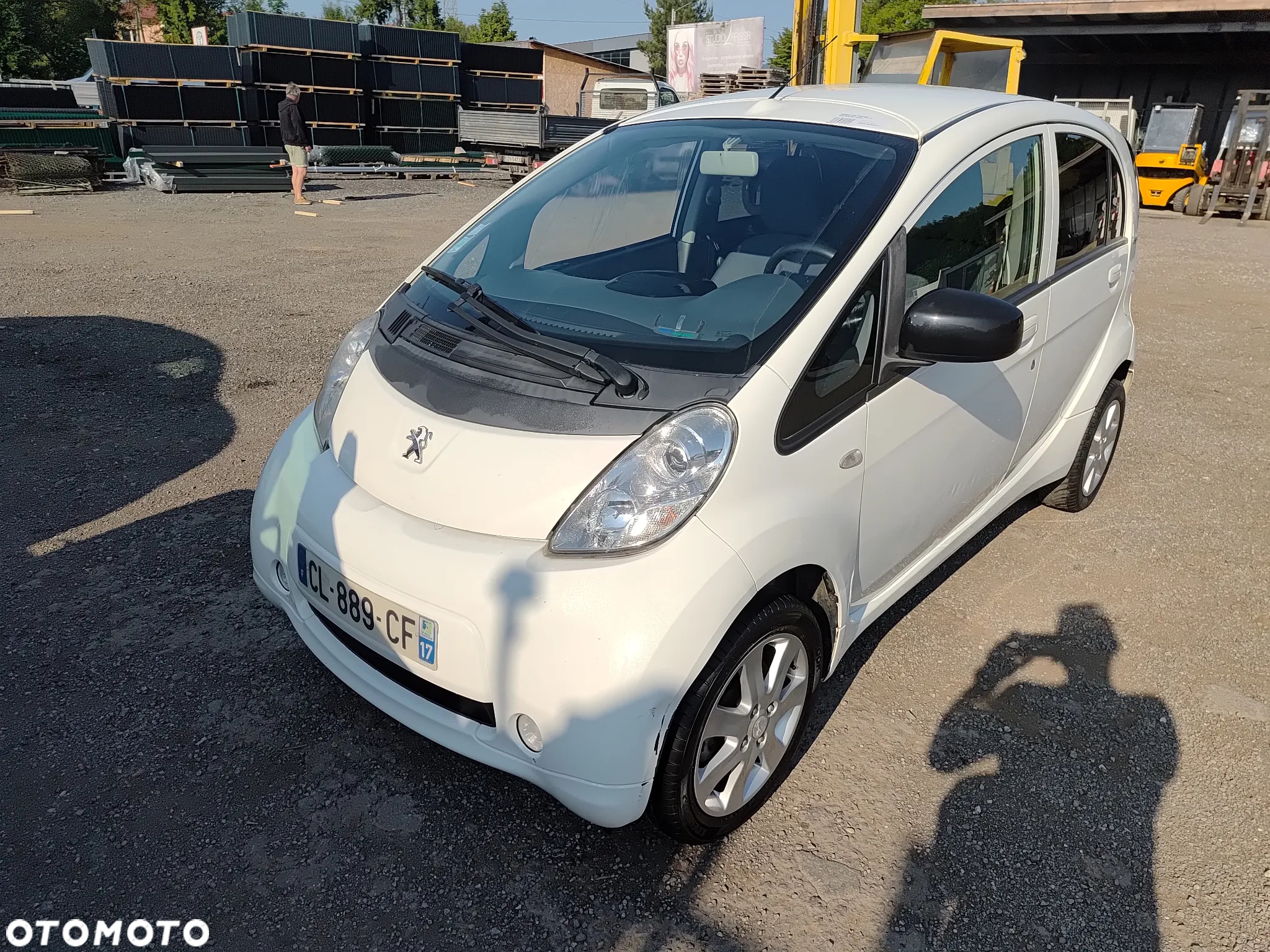 Peugeot iOn Active - 2
